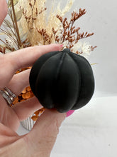 Load image into Gallery viewer, Pumpkin Skull Blk
