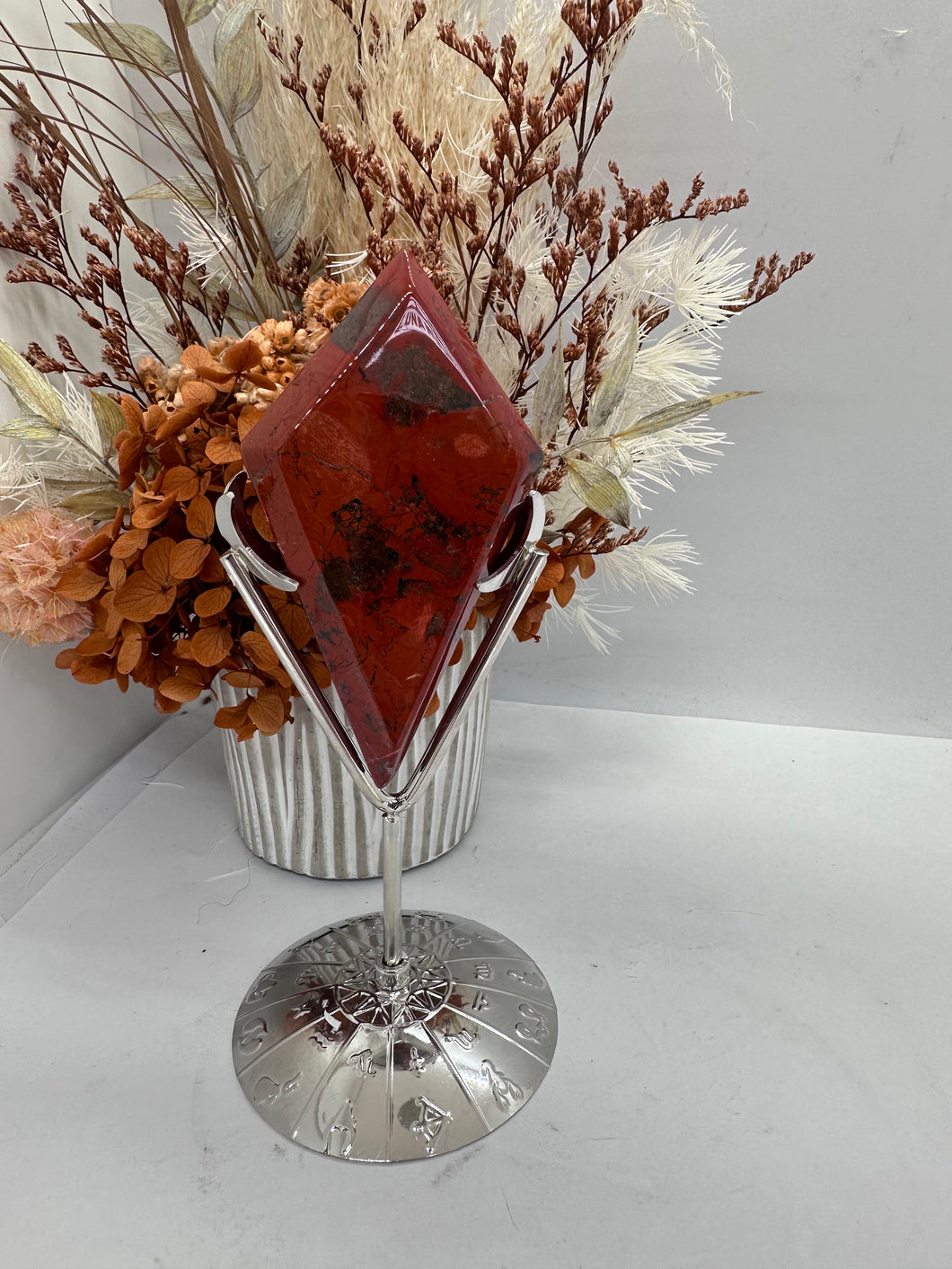 Red Jasper Diamond In Stand