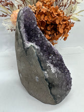 Load image into Gallery viewer, Brazilian Amethyst Cutbase
