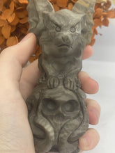 Load image into Gallery viewer, Jade skull with Gargoyle

